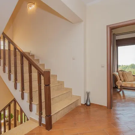 Villa Emma's Luxury Pastida