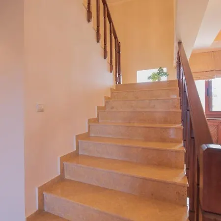 Emma's Luxury Pastida