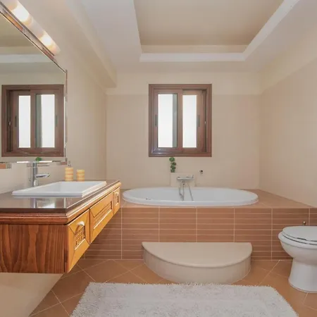 Emma's Luxury Villa *