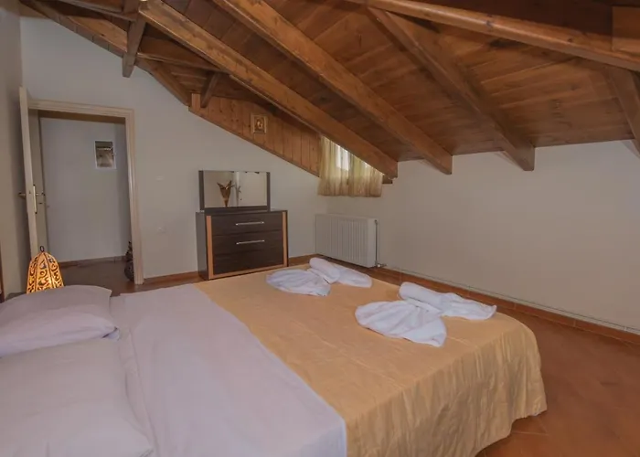 Villa Emma's Luxury Pastida